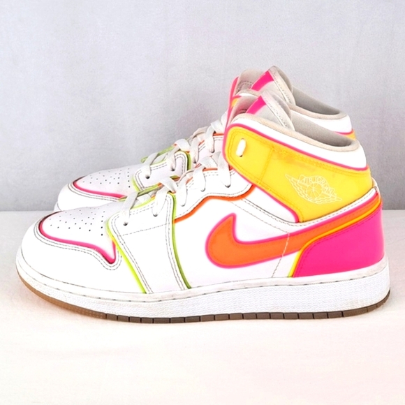 Jordan Other - Jordan 1 Mid GS SE 'EdgeGlow' Size 6.5Y